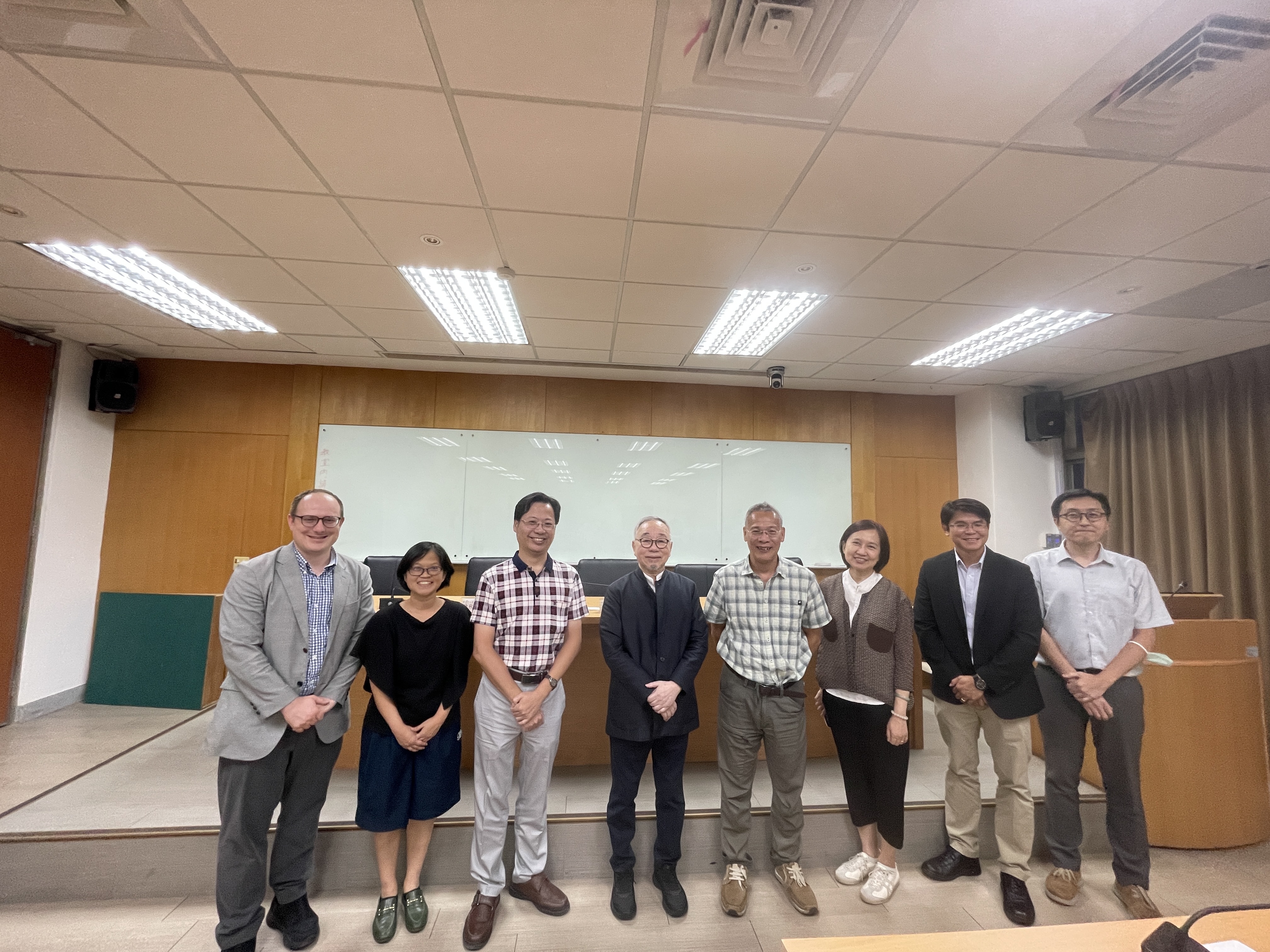 石守謙院士與師長合影
