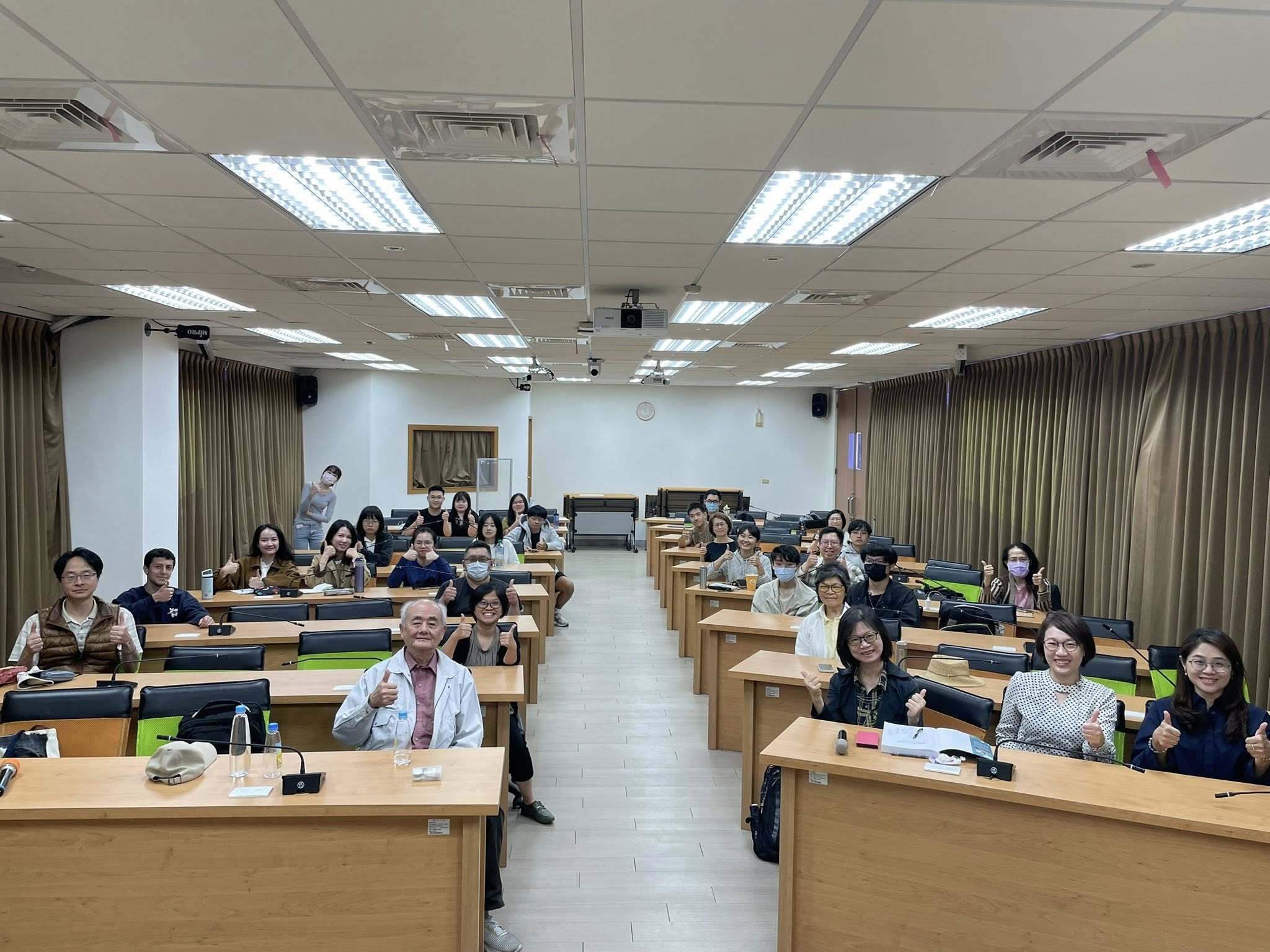 新書發表&讀書討論會師生合影