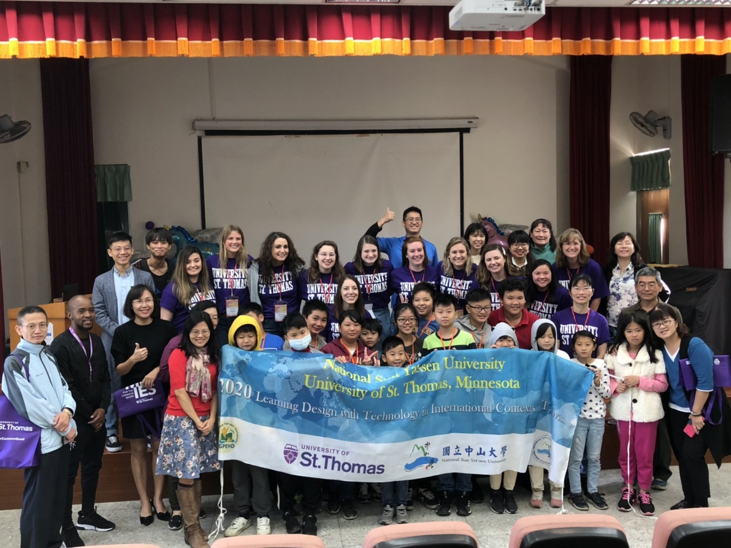 美國聖托馬斯大學師資生至龍目國小教育見習