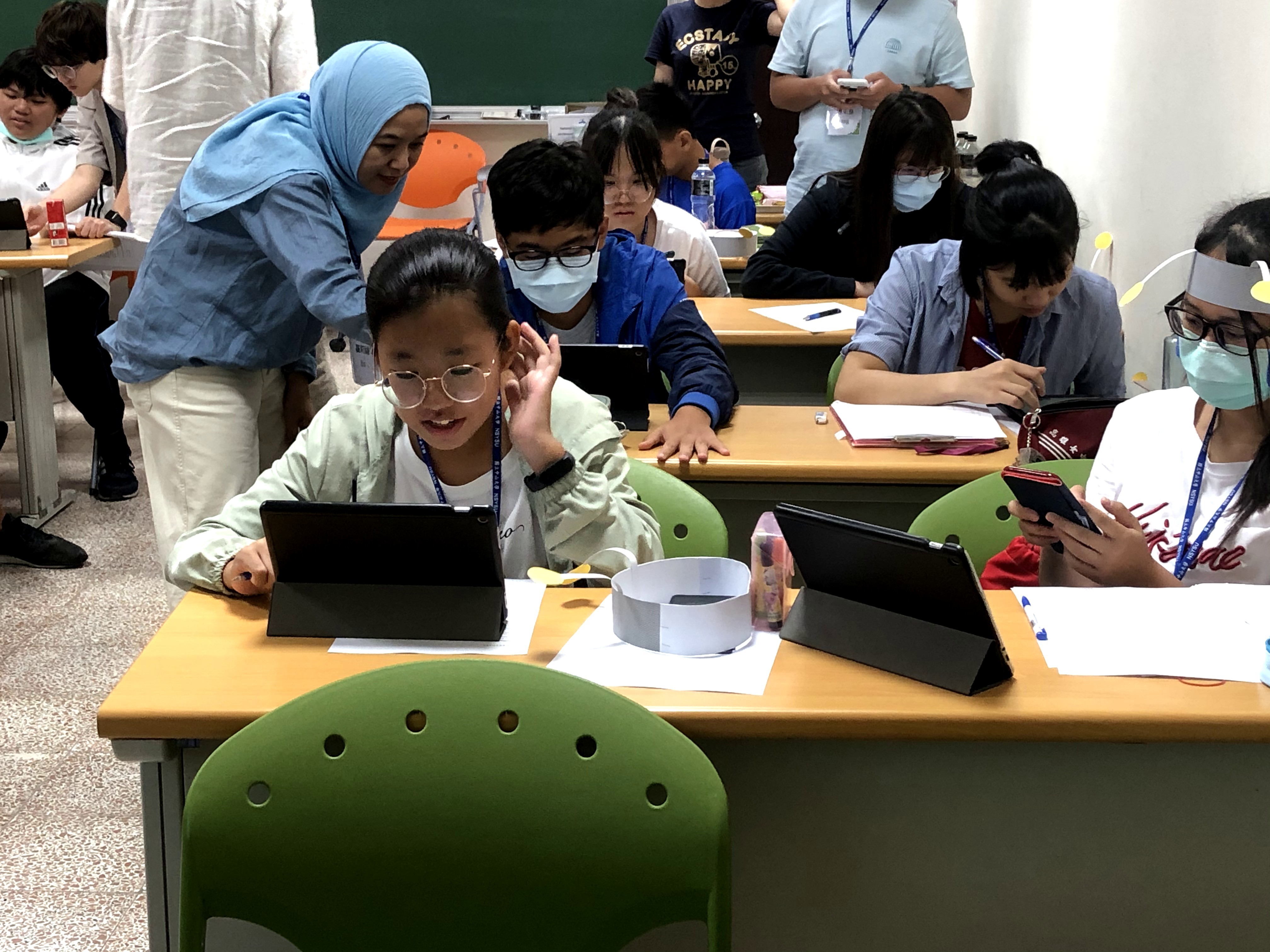 「雙語專案式服務學習」 外籍老師全英語授課